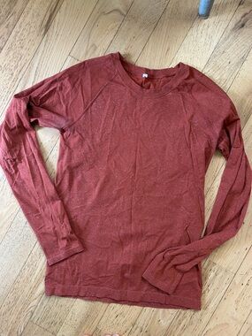 Athleta Rust Red Long Sleeve sparkle Tee